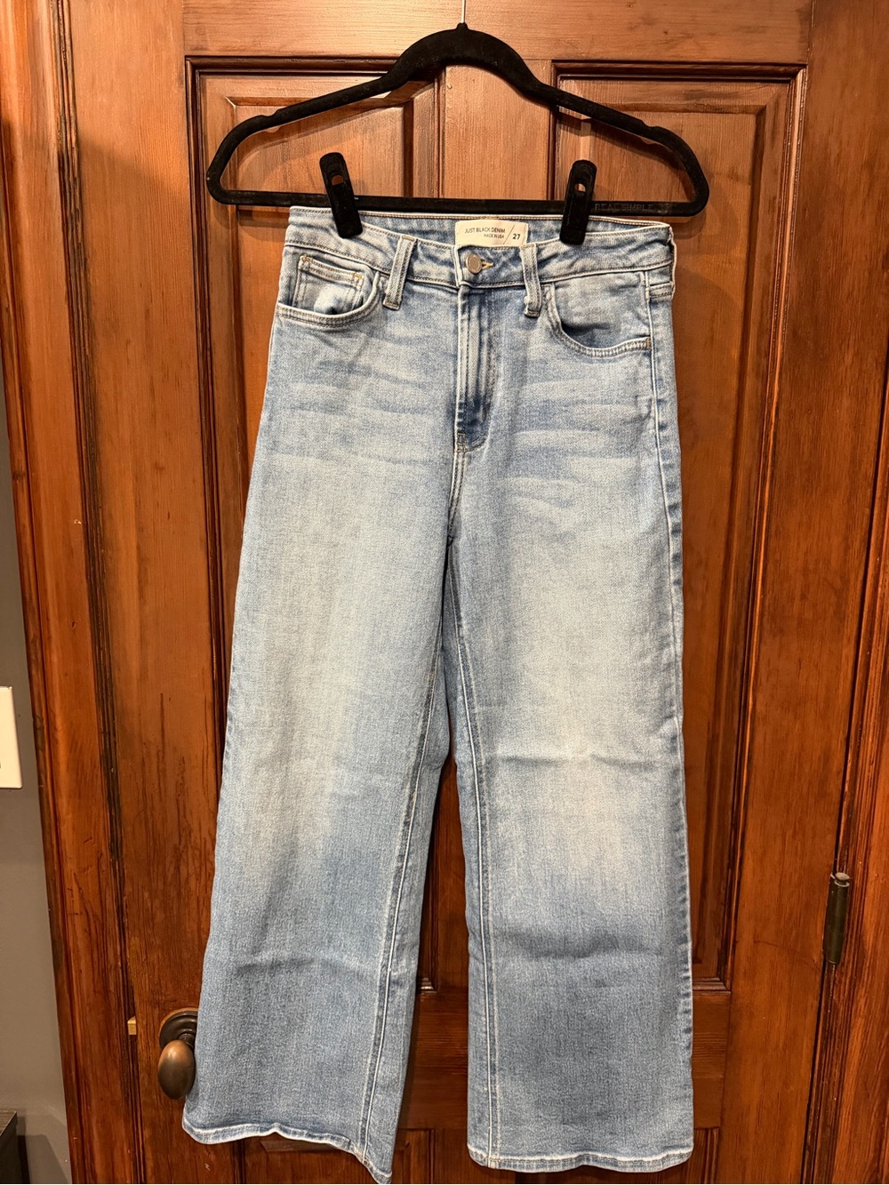 Light Wash Wide Leg crop Women’s Jeans